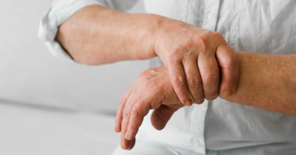 Cover Image for Reumatoidni artritis: lečenje fizikalnom terapijom i saveti za svakodnevni život